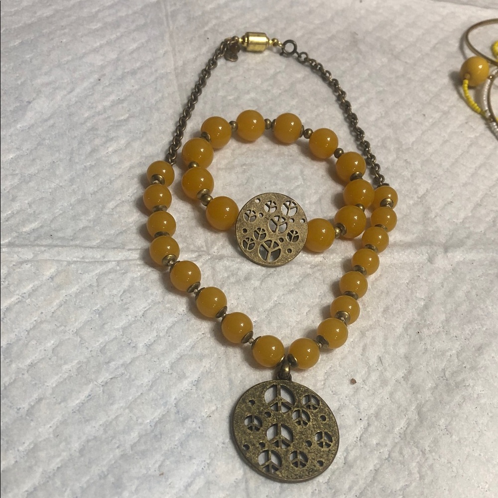 Yellow Beaded Pendant Necklace with Antique Gold Discs